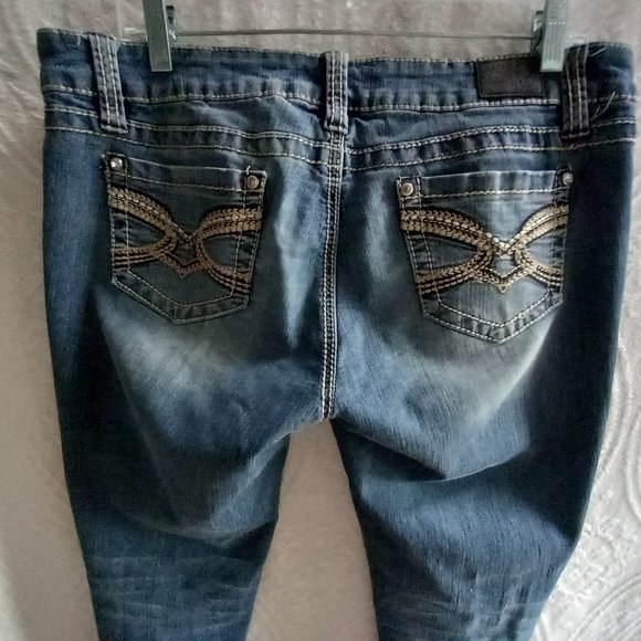 YMI Distressed Wash Low Rise Denim Jeans Junior's Size 11 (T-356) - Picture 6 of 8